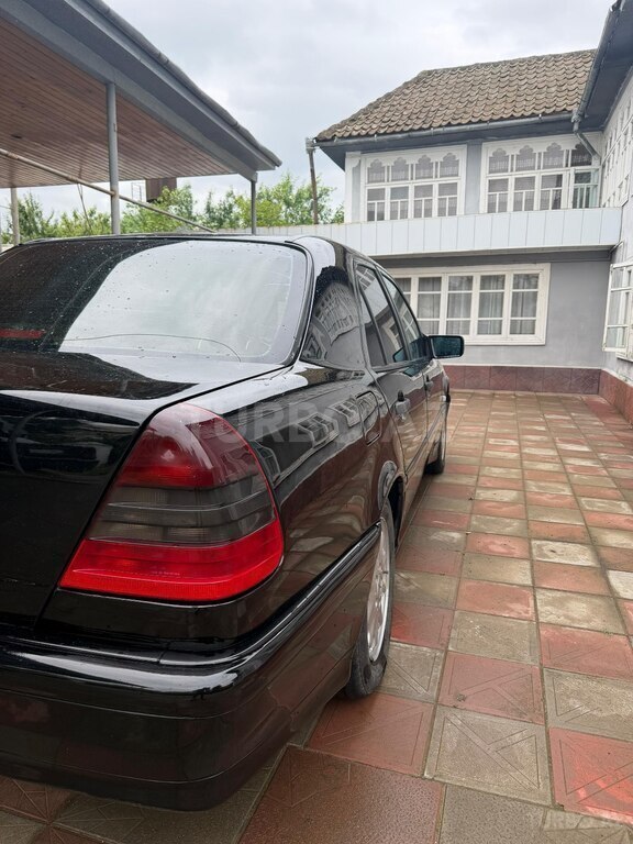 Mercedes C 180