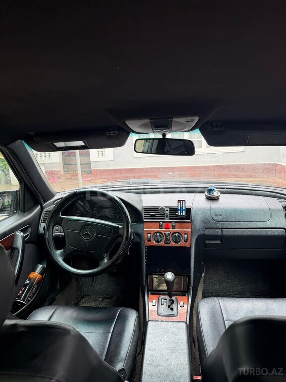 Mercedes C 180