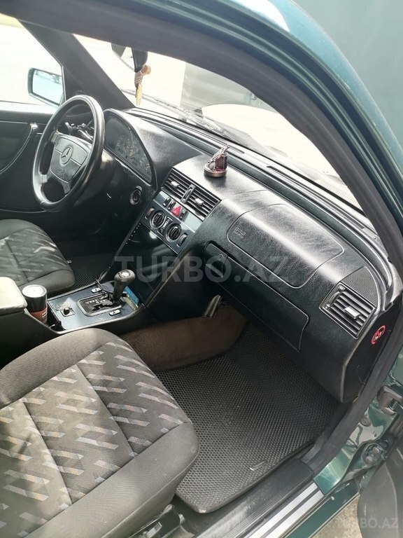 Mercedes C 180
