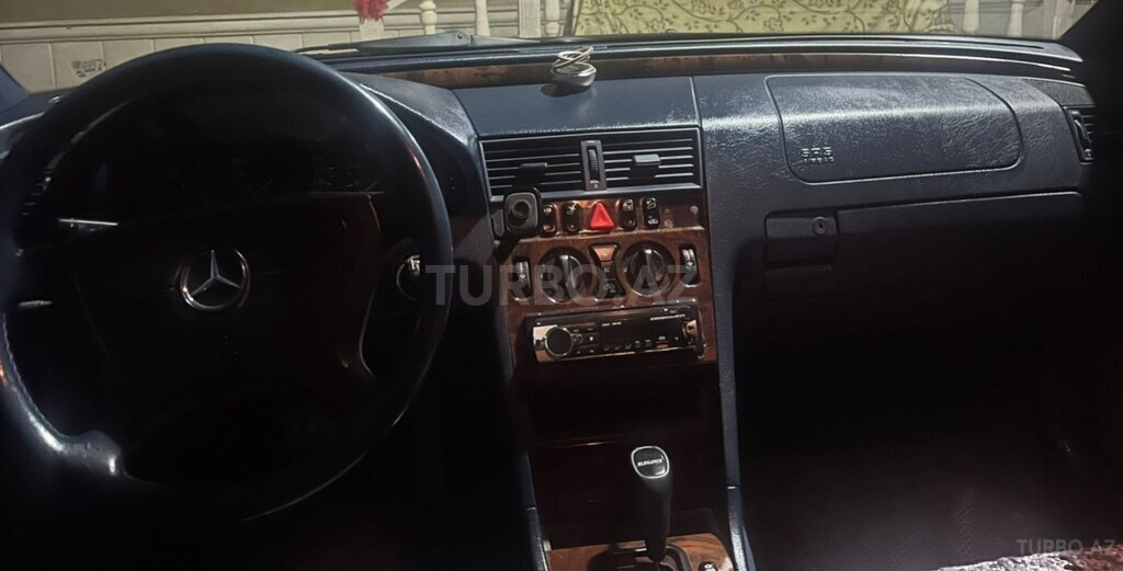 Mercedes C 240