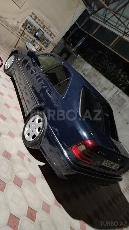 Mercedes C 240