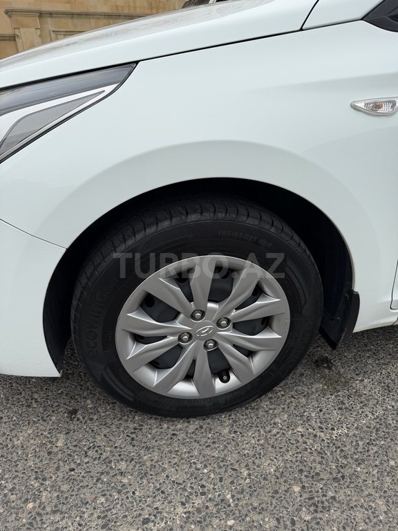 Hyundai Accent