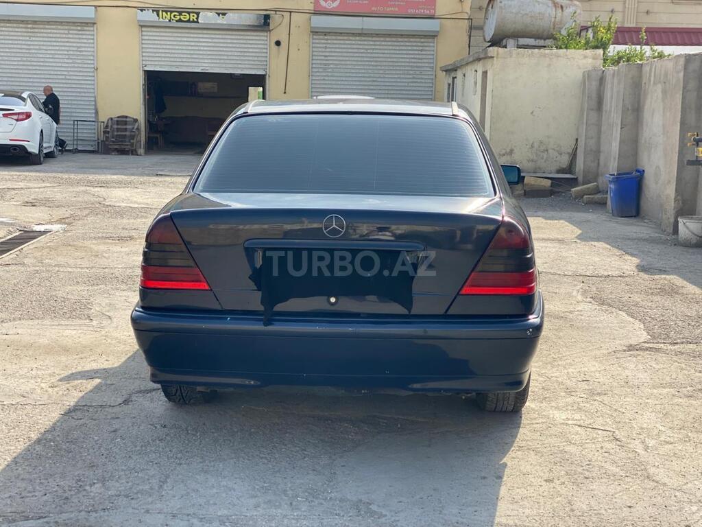 Mercedes C 180