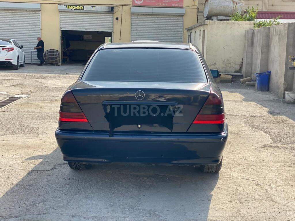 Mercedes C 180