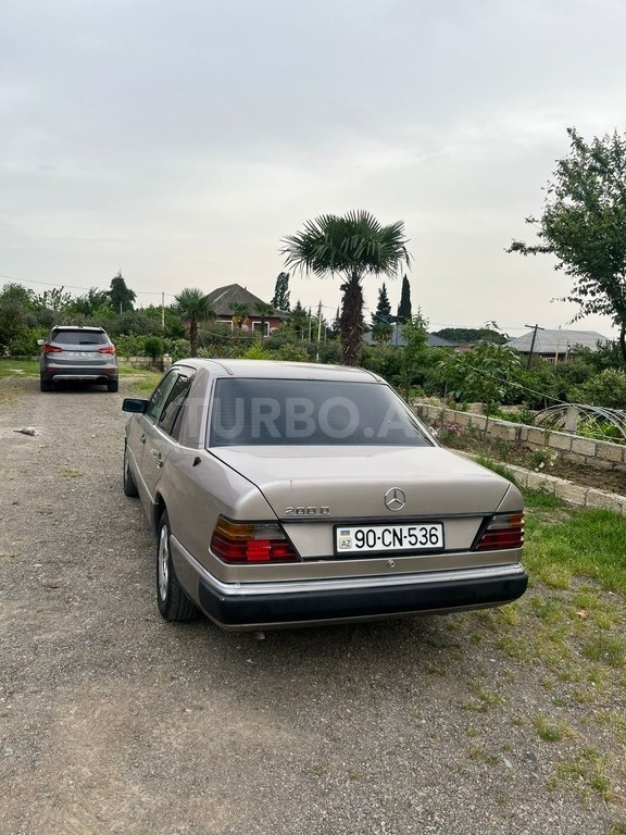 Mercedes 200 D