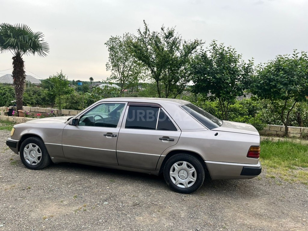 Mercedes 200 D