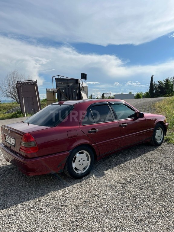 Mercedes C 180