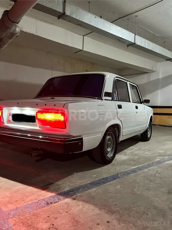 LADA (VAZ) 2107