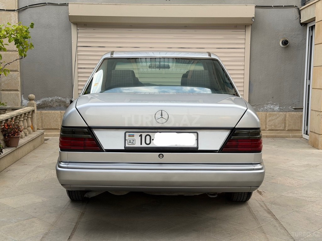Mercedes 200 D