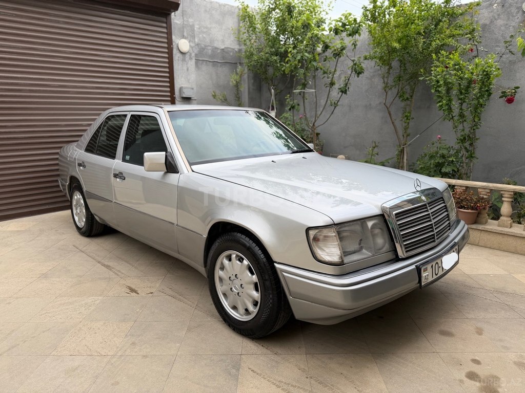 Mercedes 200 D
