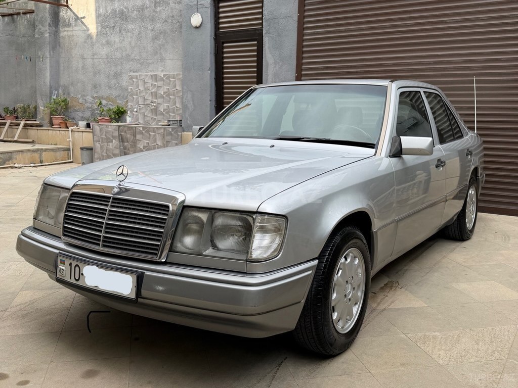 Mercedes 200 D