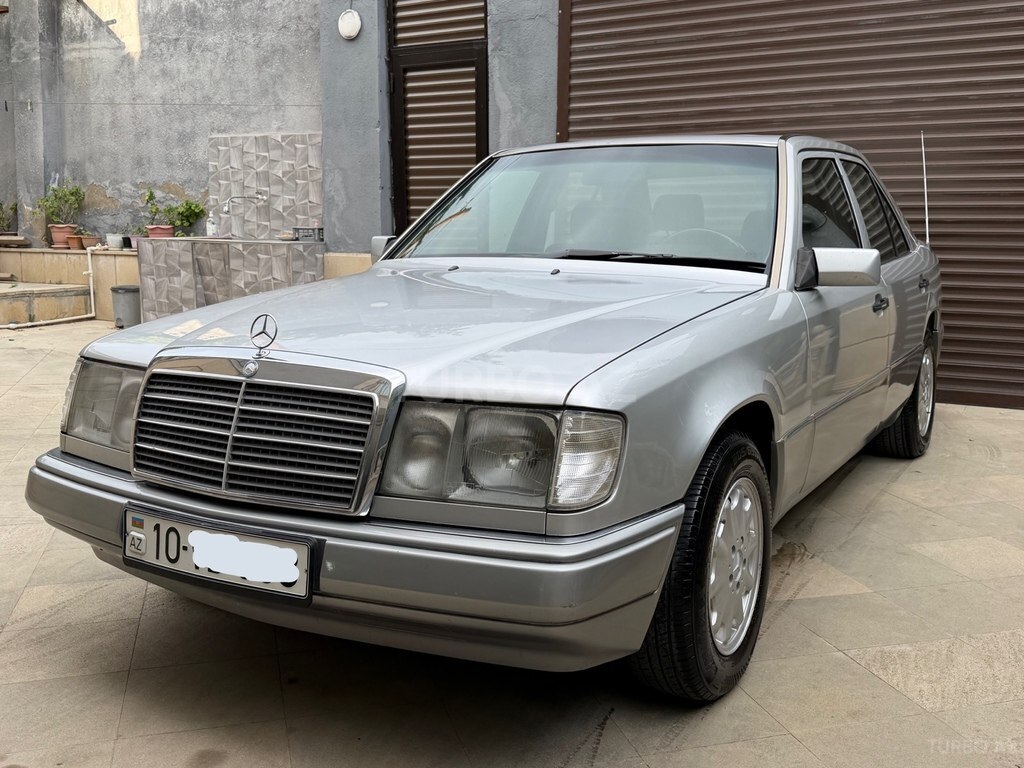 Mercedes 200 D