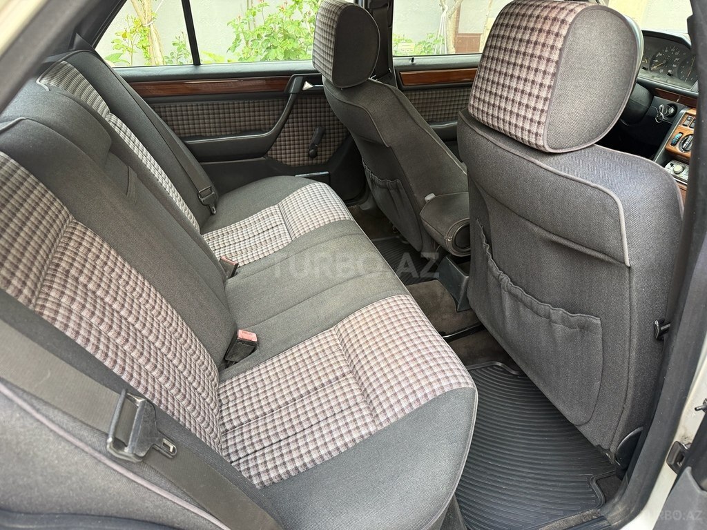 Mercedes 200 D