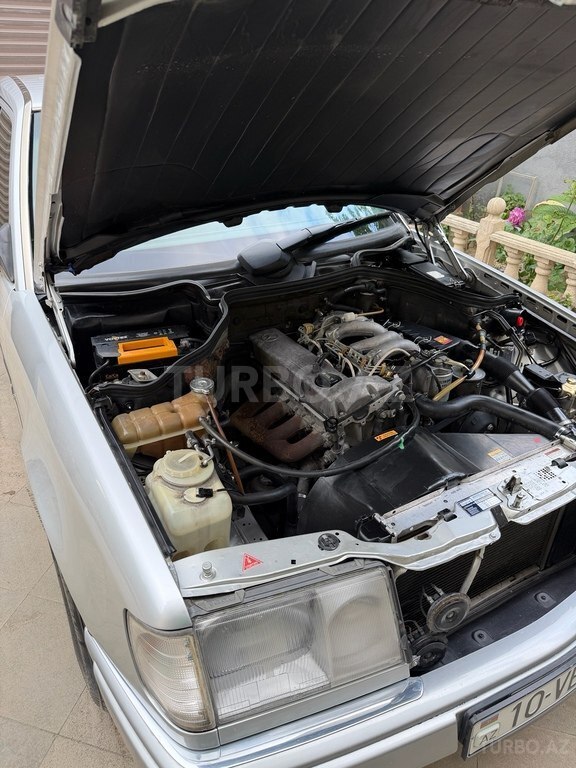 Mercedes 200 D
