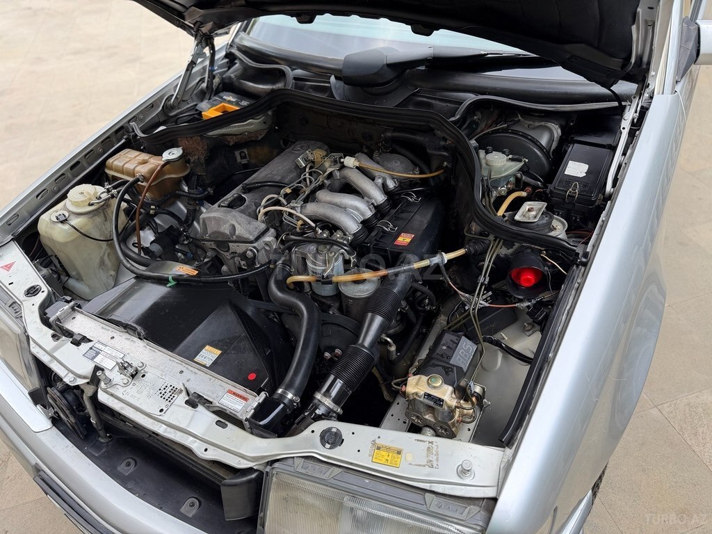 Mercedes 200 D