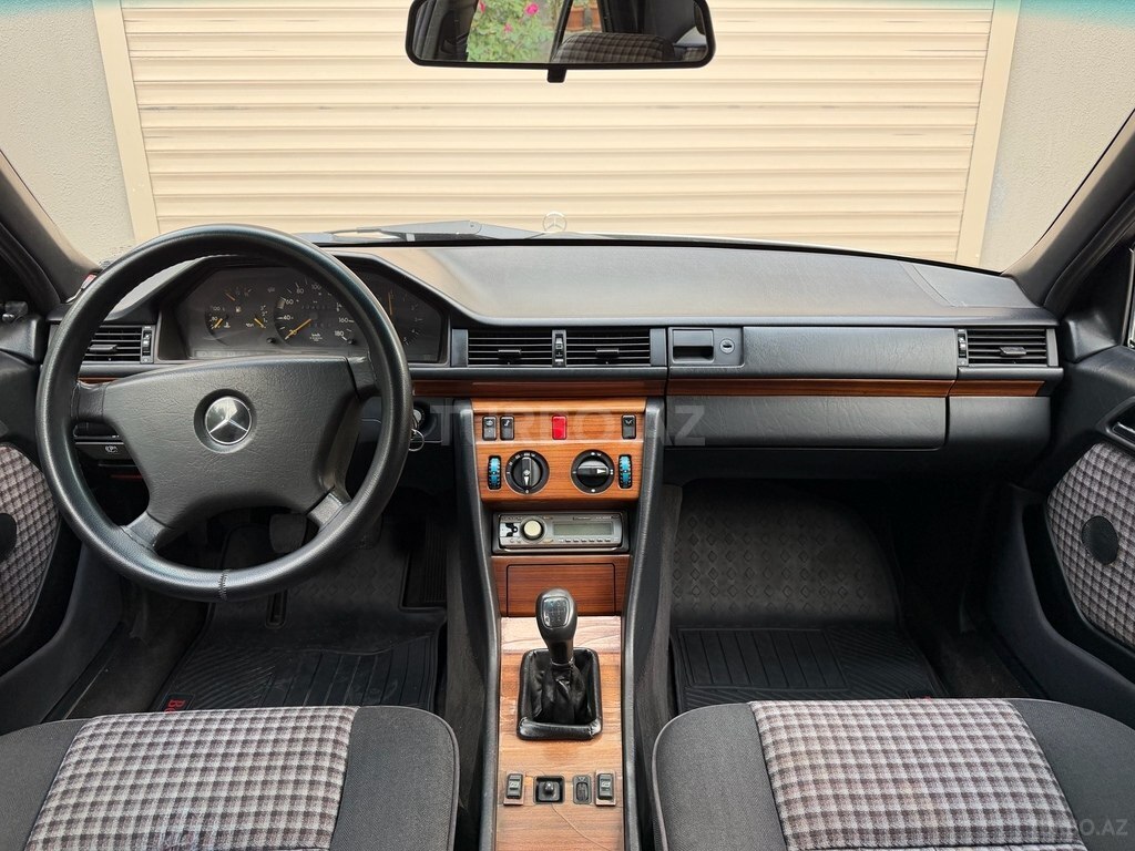 Mercedes 200 D