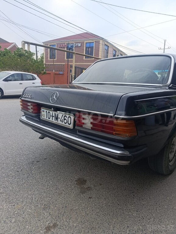 Mercedes W123