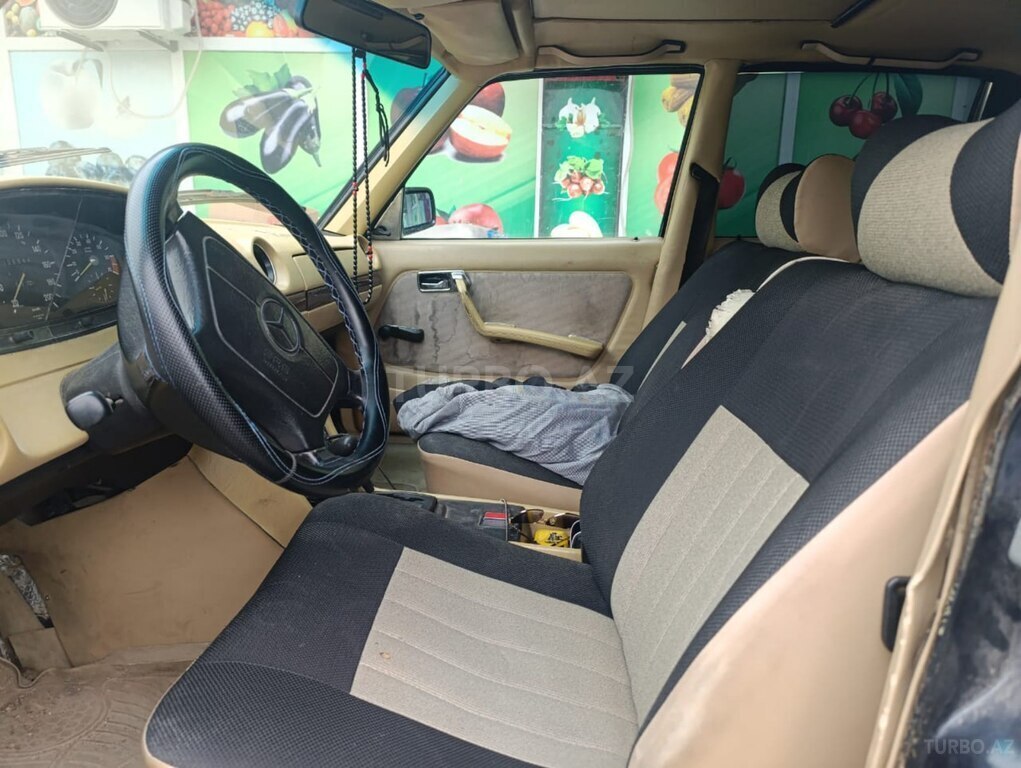 Mercedes W123