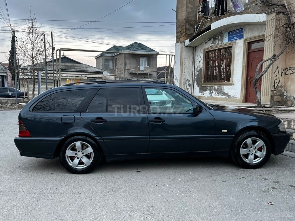 Mercedes C 180