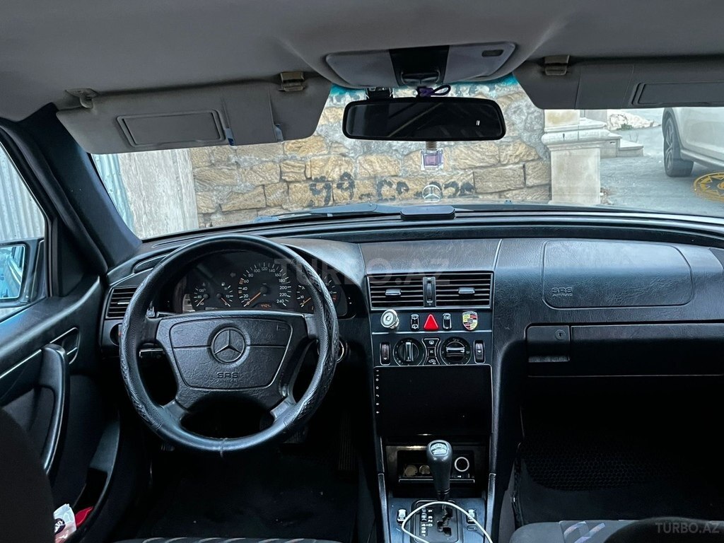 Mercedes C 180