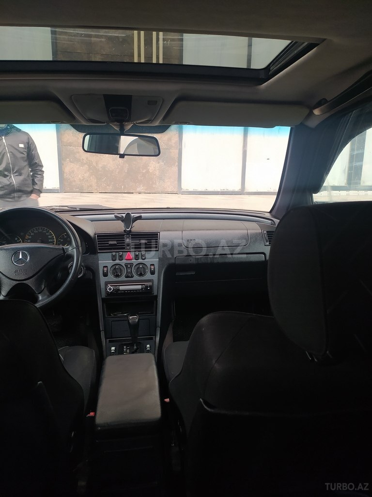 Mercedes C 180