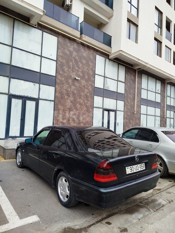 Mercedes C 180