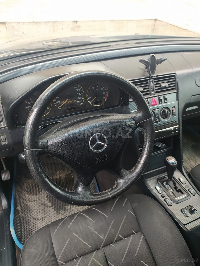 Mercedes C 180