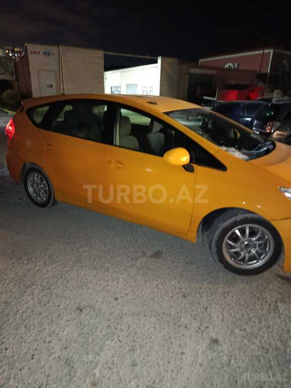 Toyota Prius V