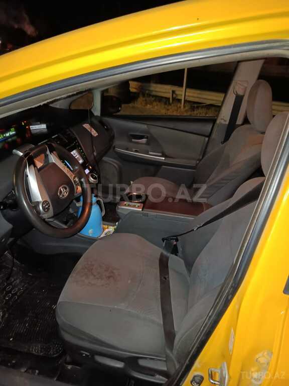 Toyota Prius V