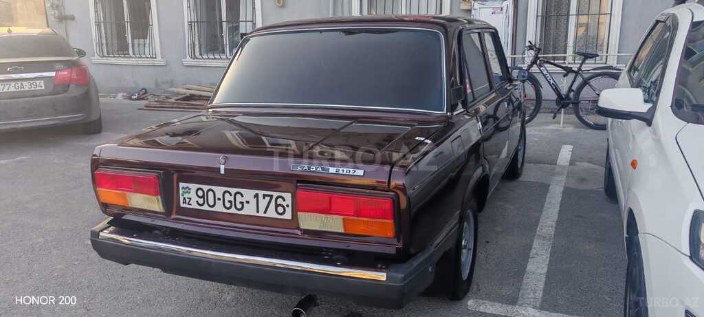 LADA (VAZ) 2107