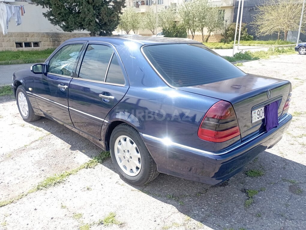 Mercedes C 180
