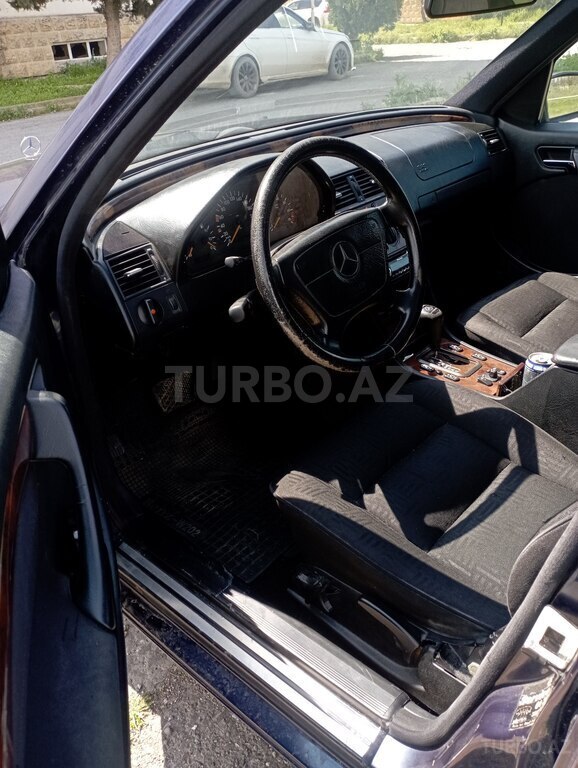 Mercedes C 180