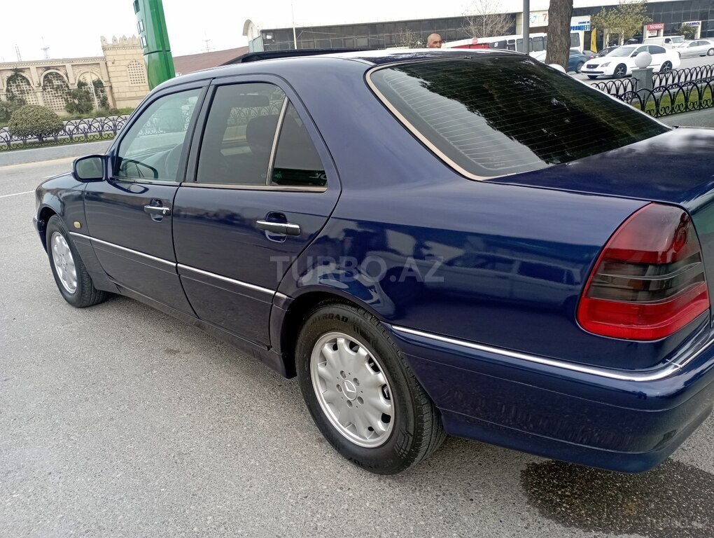 Mercedes C 180