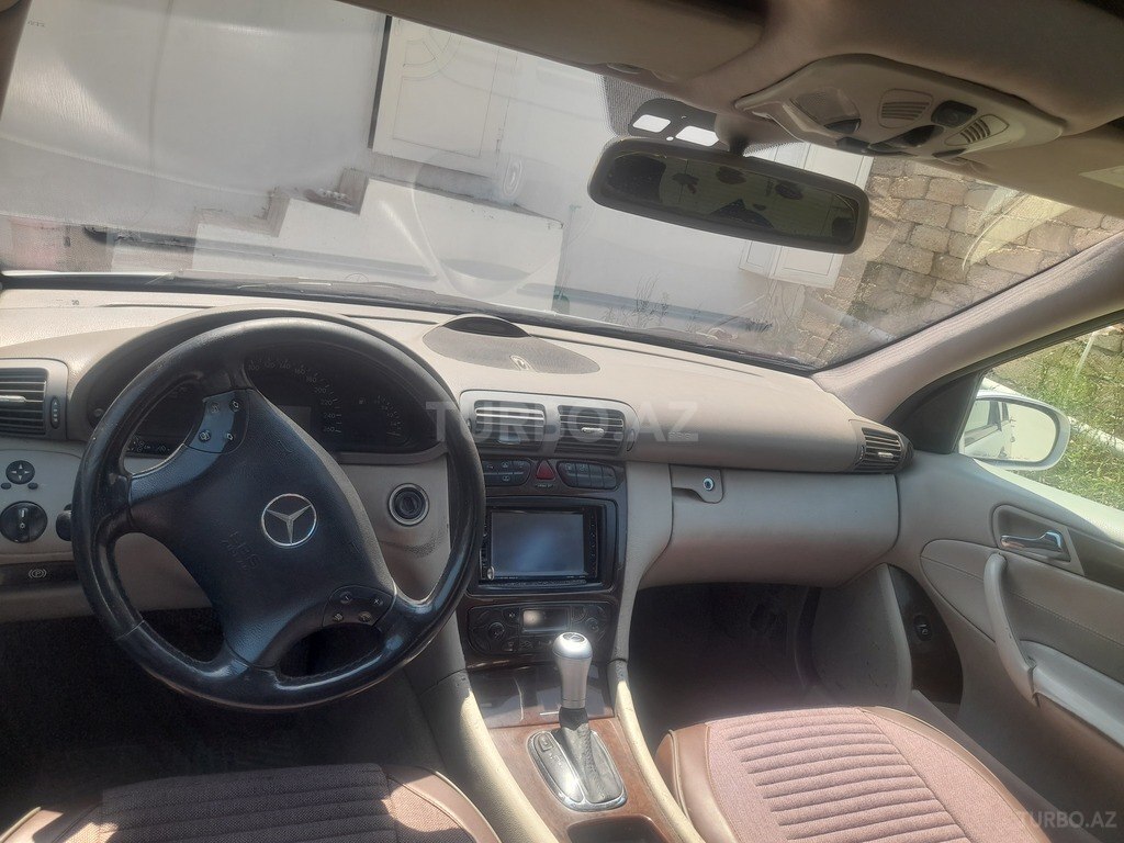 Mercedes C 230