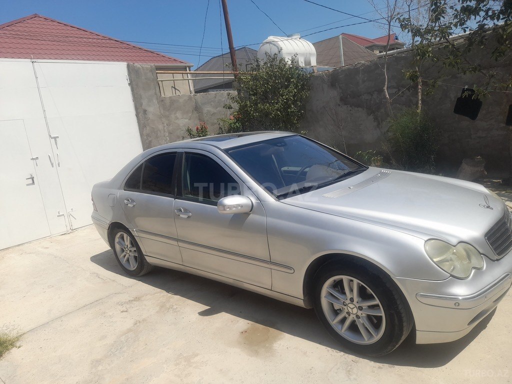Mercedes C 230
