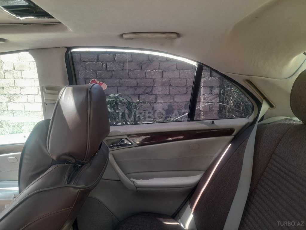 Mercedes C 230