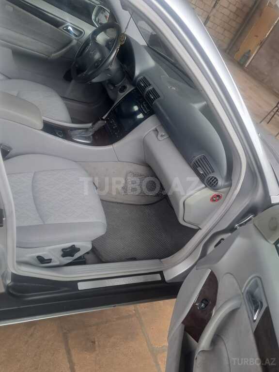 Mercedes C 230