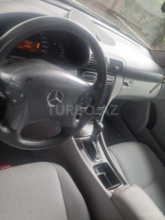 Mercedes C 230