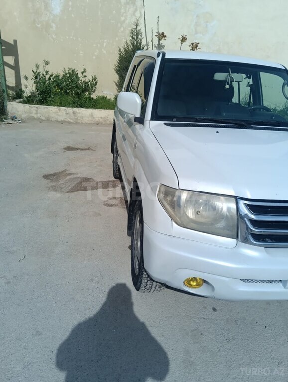 Mitsubishi Pajero io