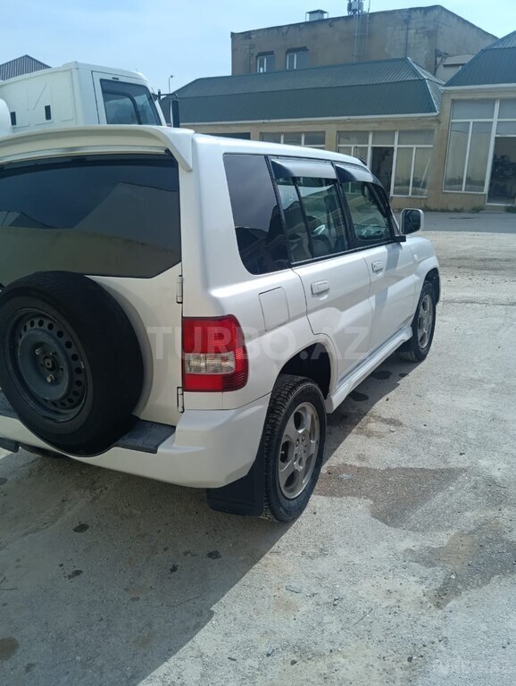 Mitsubishi Pajero io