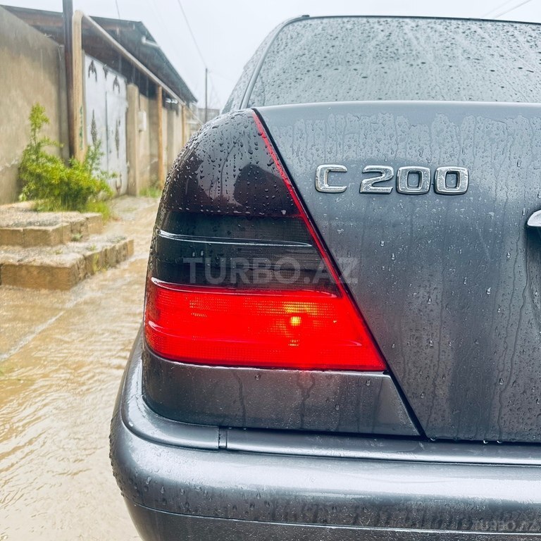 Mercedes C 200