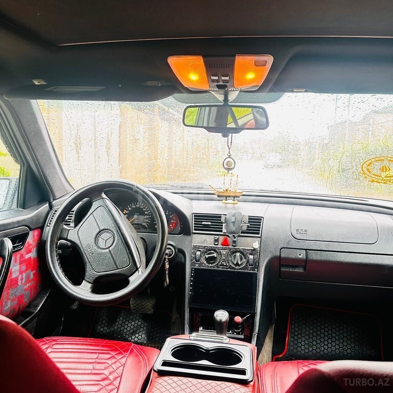 Mercedes C 200