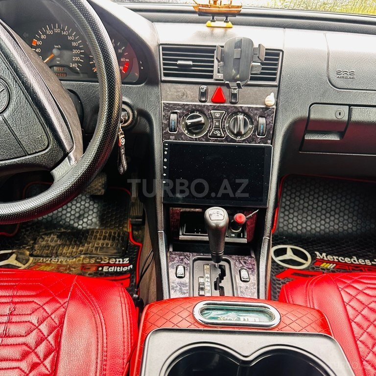Mercedes C 200