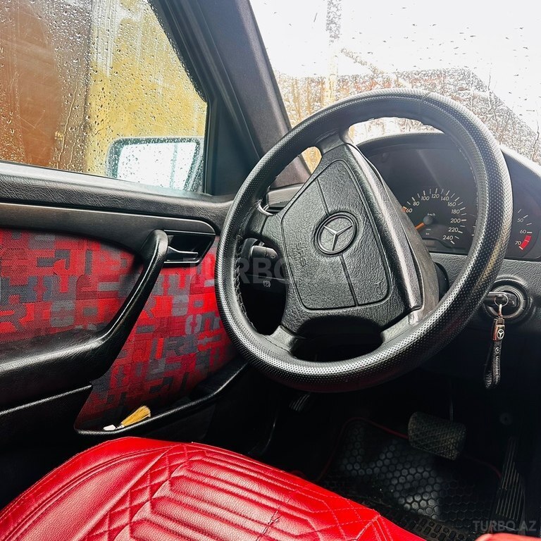 Mercedes C 200