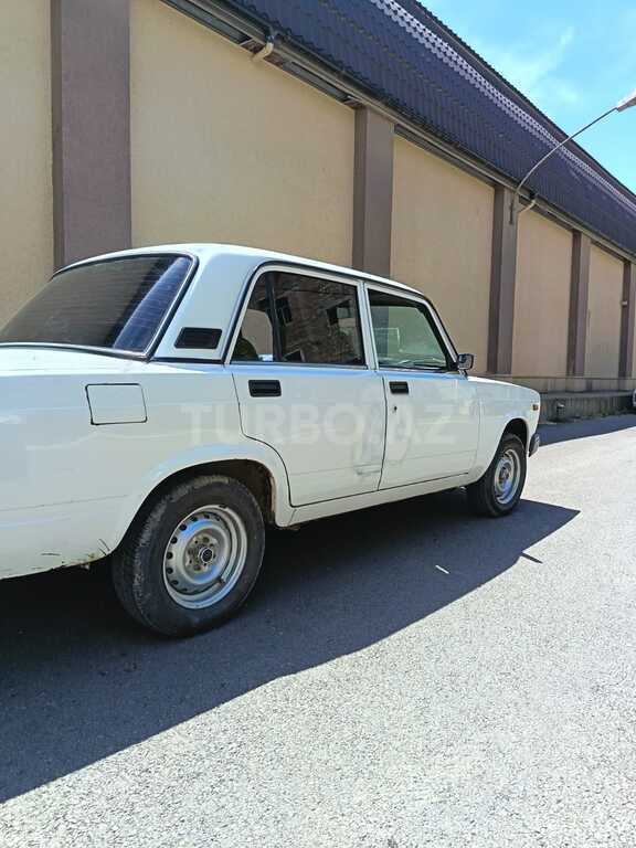 LADA (VAZ) 2107