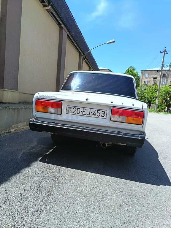 LADA (VAZ) 2107
