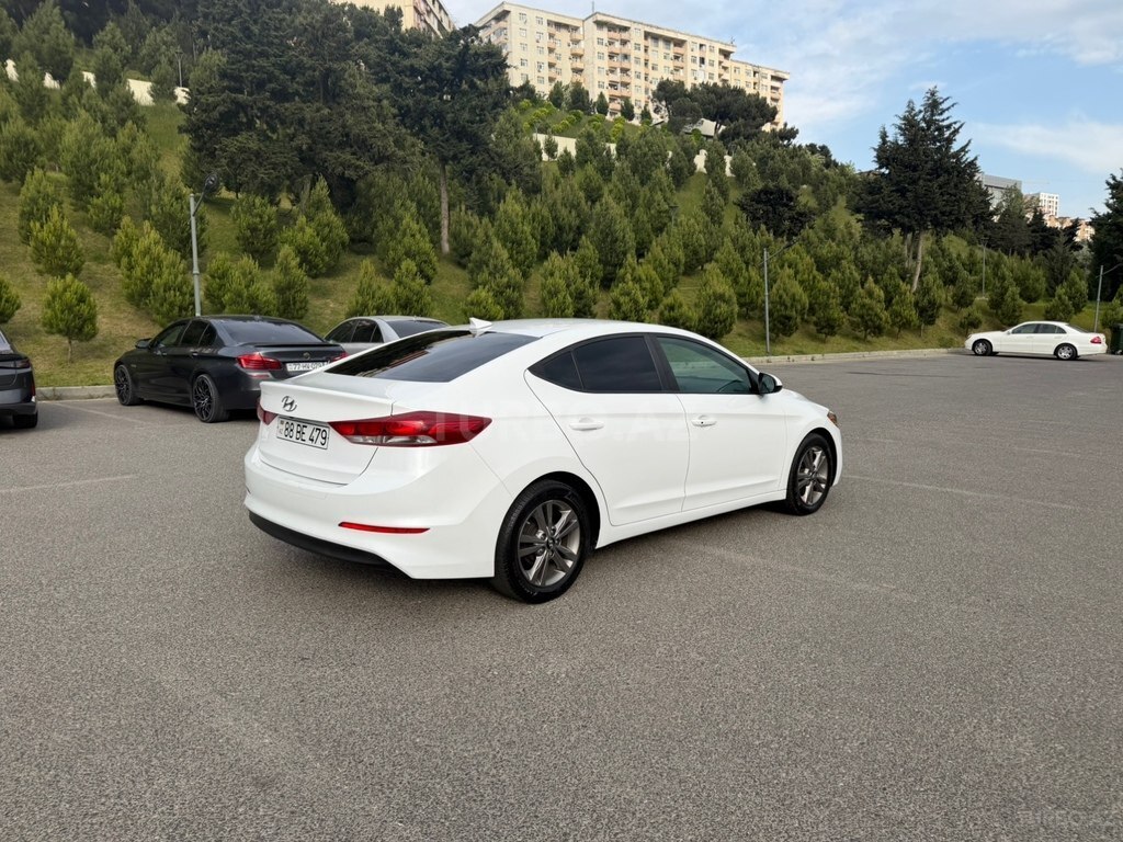 Hyundai Elantra