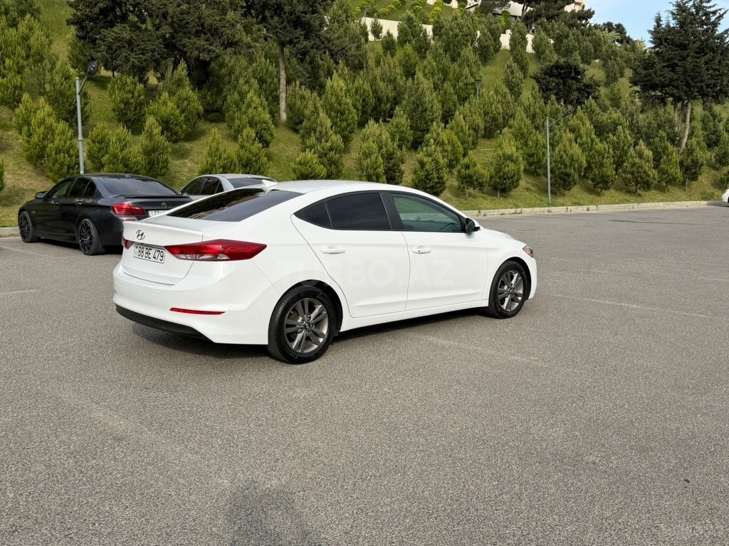Hyundai Elantra