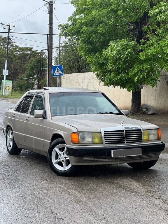 Mercedes 190