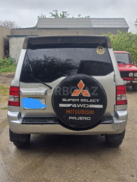 Mitsubishi Pajero io